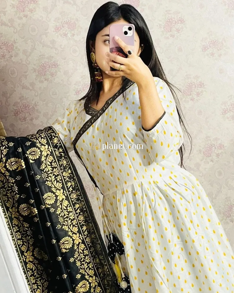 Nisha 𝟳𝟱𝟰𝟰𝟬𝟱𝟰𝟵𝟯𝟮 I Am Looking For Men With Style And The Rig