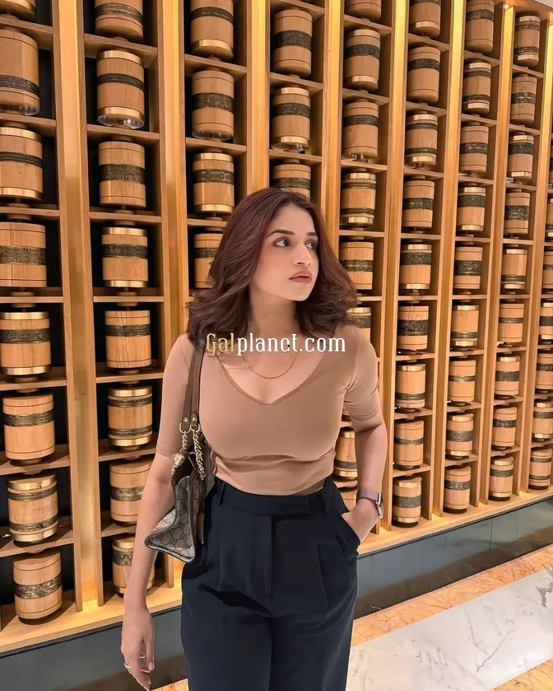 Bollywood Models Escorts Service In India | Female Escorts jw Marriott