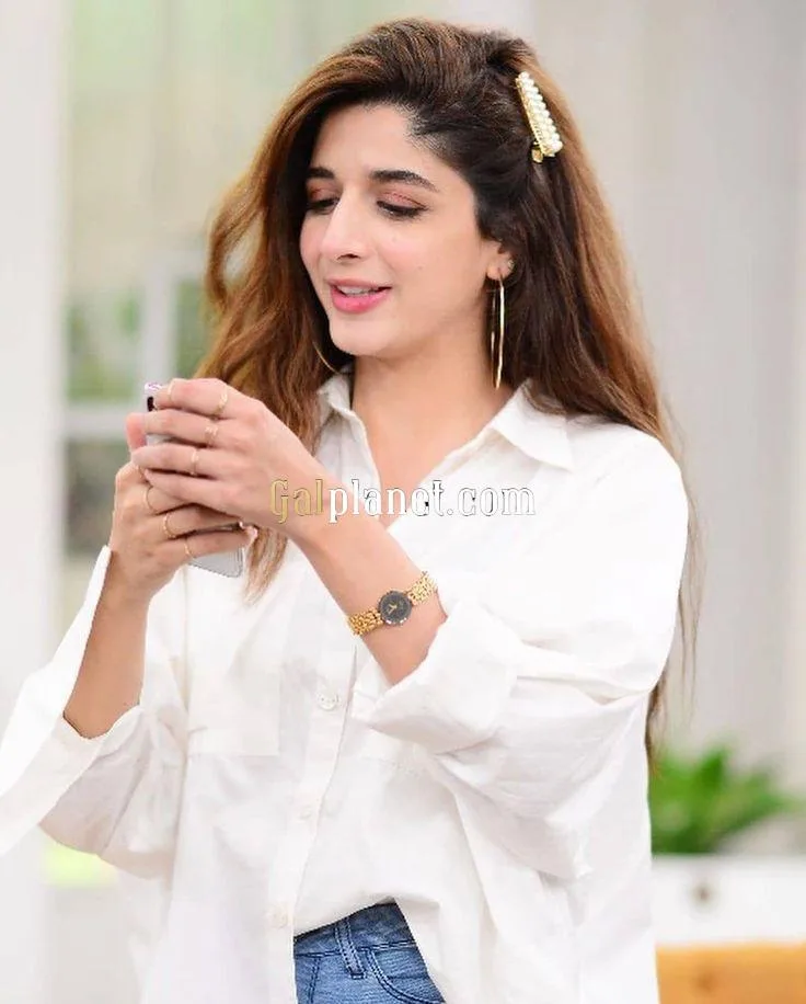 Puja Sharma call me escort service centre full safe and sound