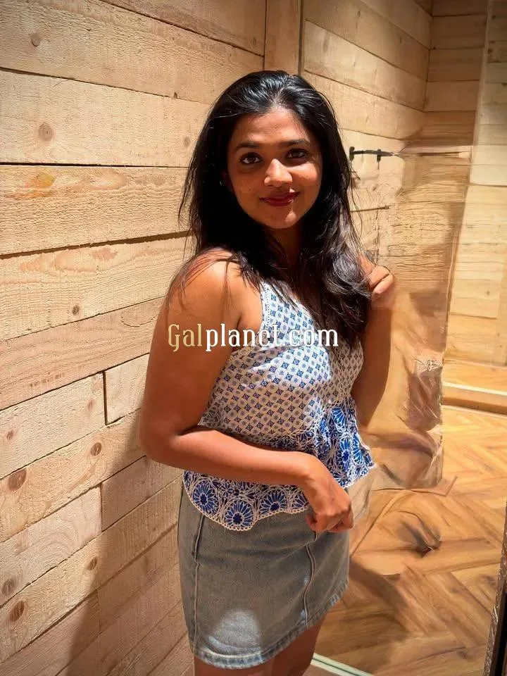 My name is Mona, and I welcome you to Dehradun. My body is curvy and t