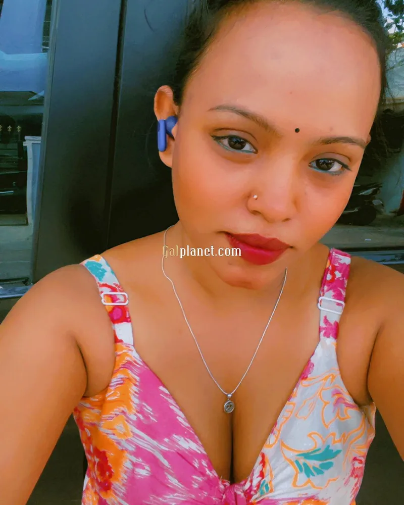 Riya Ghosh premium escort service