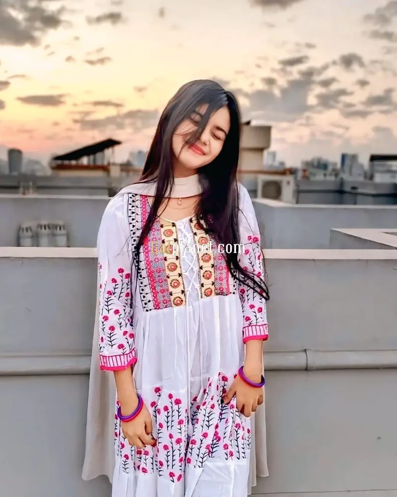 HELLO EVERYONE MY NAME IS DIVYA ✅ FULL SERVICE ✅HOT &