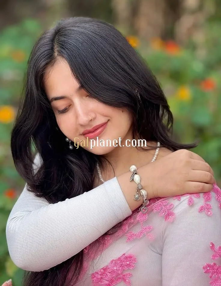 EHOME AND ✨HOTEL 💥SERVICE holsale ki aur college girl full set in act