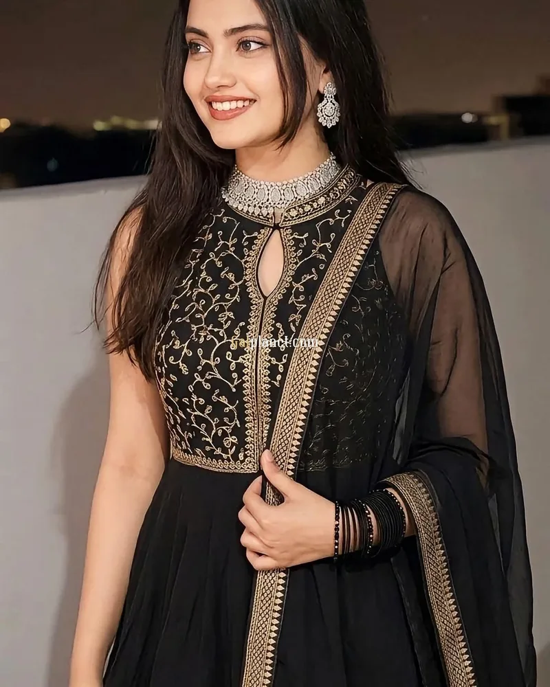 Varanasi Call GIRL♥️ 𝟳𝟰𝟯𝟵𝟮𝟬𝟰𝟬𝟭𝟱 ♥️CALL GIRLS IN♥️ESCORT