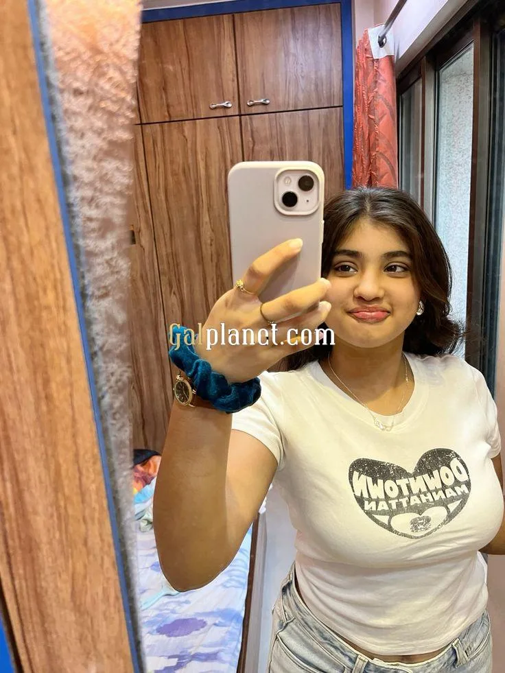 Hii profile top model girl college girl aunty bhabhi