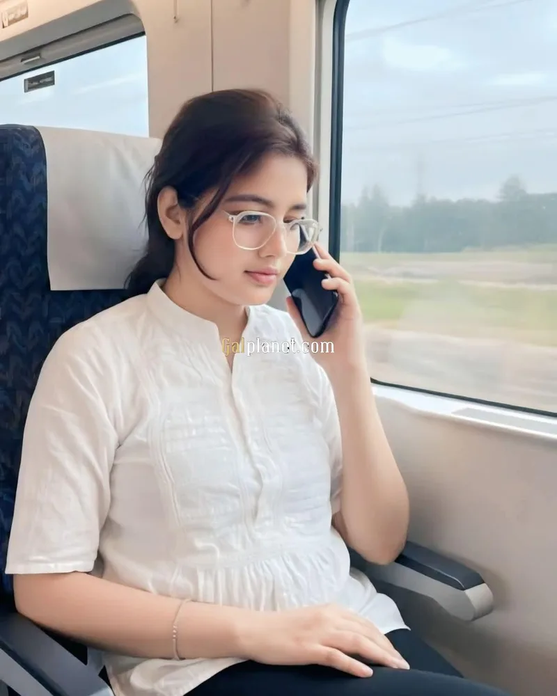 Indore modeling type looking very sexy modelling girls call me