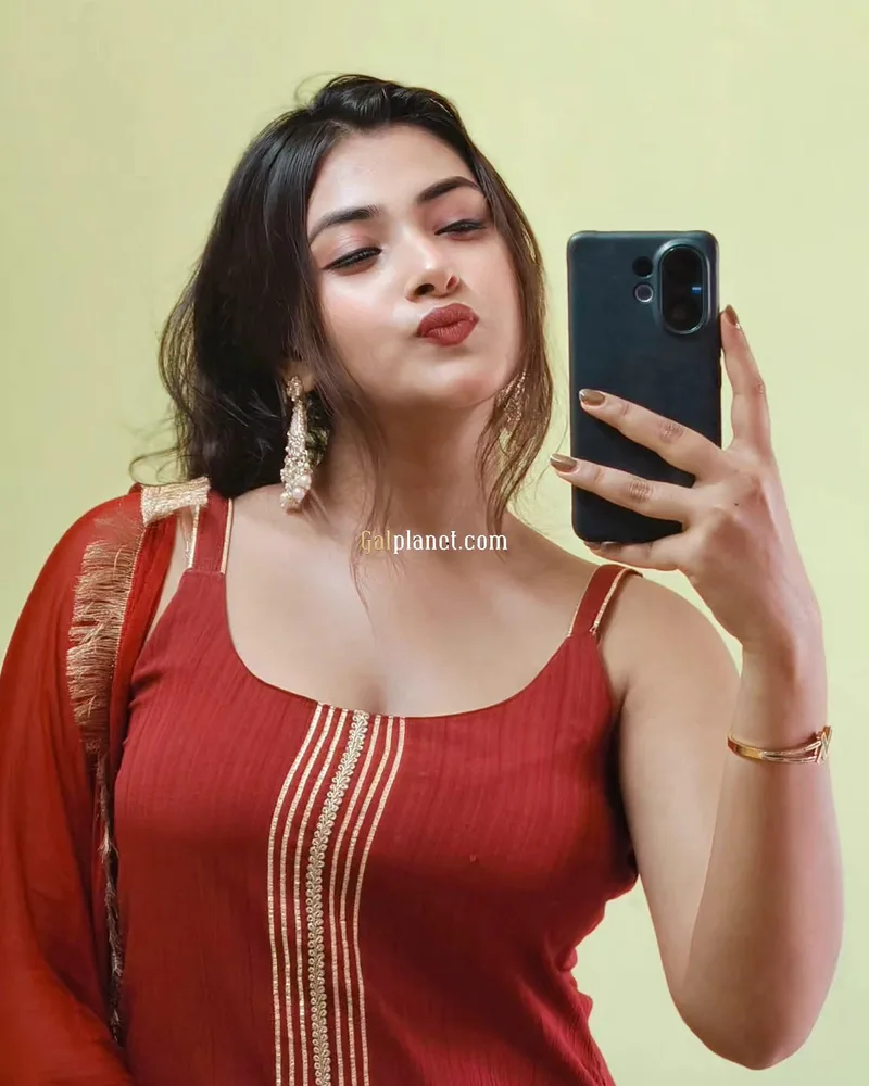 Nisha 𝟳𝟱𝟰𝟰𝟬𝟱𝟰𝟵𝟯𝟮 ONLY CASH PAYMENTS ℂ𝔸𝕊ℍ ON HOTEL HOME AHM